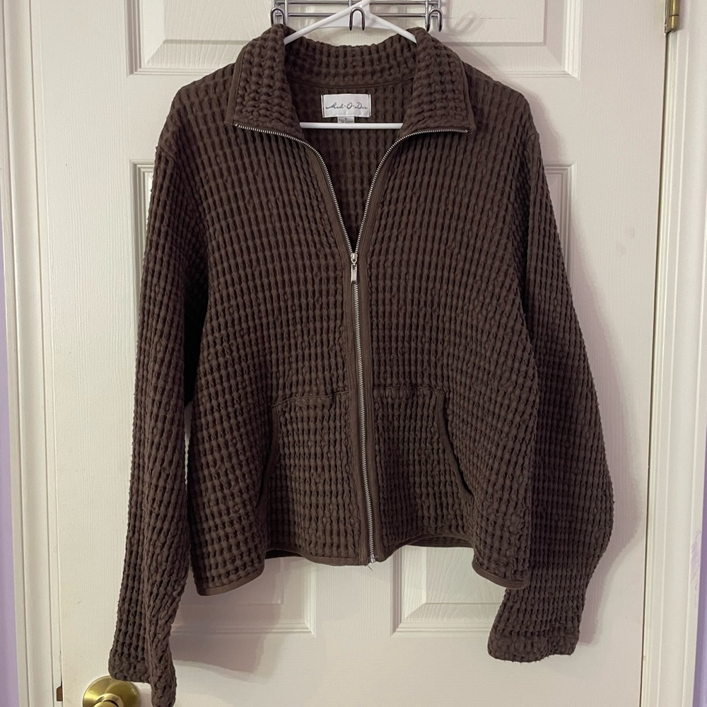 Vintage Brown Textured Zip-Up